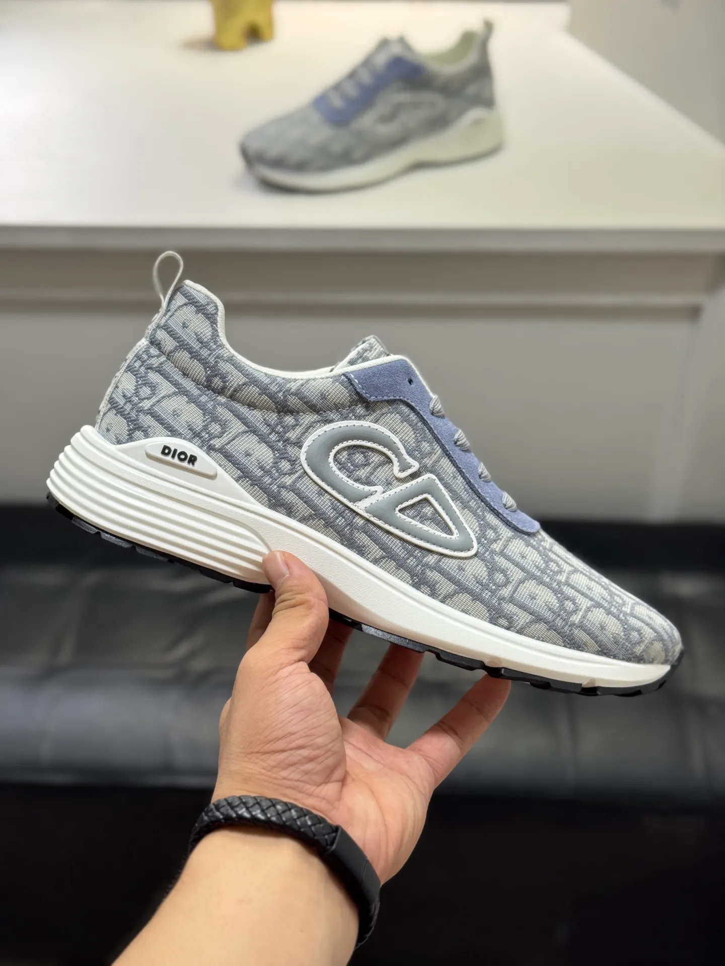 Men's shoes 💰420 [New style] 🏵️🏵️Original quality! Dior🔥Christan Dior (Dior) hot style [new style]⚠⚠️Top purchasing agent🔍🔍Men's HK counters are on sale simultaneously. Sole: The original sole is specially provided by the original factory. The exclusive movable molded sole is super comfortable. The original factory follows the order. 🔍🔍The high-quality multi-color splicing design is exquisite and unique, with canvas upper and mesh lining💪Details determine the quality. We only make shoes with care. You can go in and out of the counter at will. Welcome to compare🇮🇹Size: 38-44 (45 customized)